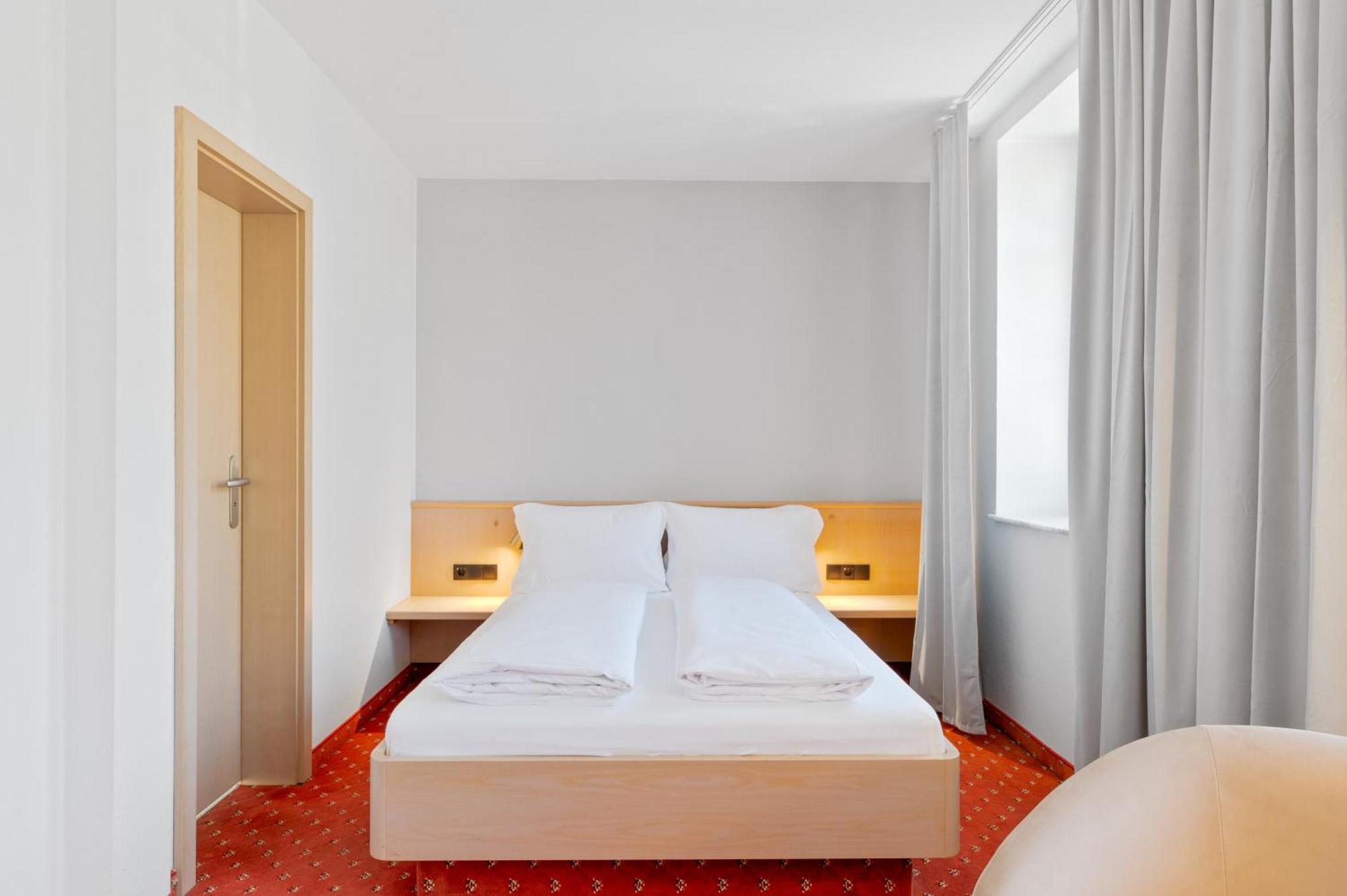 Steiners Hotel Airport-Messe Stoccarda Esterno foto